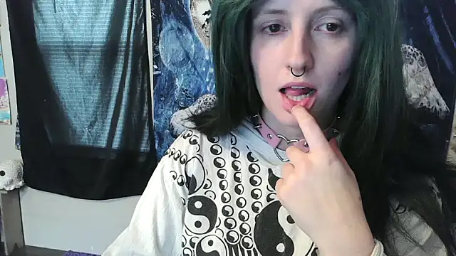 Snapshot of _hellostormy_ chatting on 02.05.26 hellostormy online show from 02.05.26