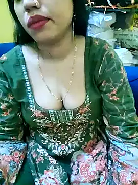 Snapshot of Haniya-143 chatting on 10.25.25 Haniya-143 online show from 10.25.25