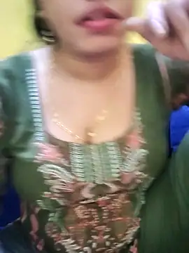 Snapshot of Haniya-143 chatting on 10.27.25 Haniya-143 online show from 10.27.25