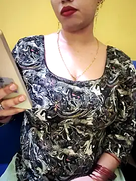 Snapshot of Haniya-143 chatting on 10.28.25 Haniya-143 online show from 10.28.25