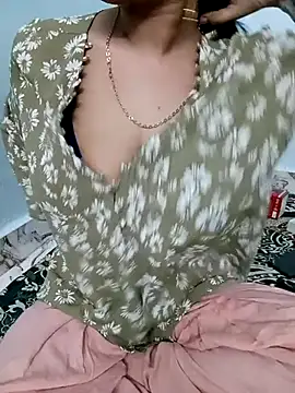 Snapshot of Haniya-143 chatting on 11.11.25 Haniya-143 online show from 11.11.25