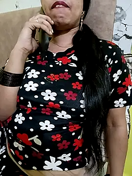 Snapshot of Haniya-143 chatting on 11.13.25 Haniya-143 online show from 11.13.25