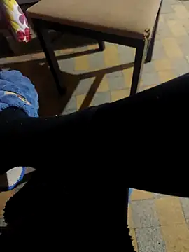 Snapshot of ariel-rick chatting on 11.28.25 ariel-rick online show from 11.28.25