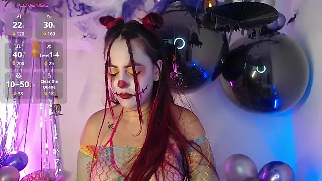 Snapshot of LatinasGoddesses_ chatting on 10.13.25 LatinasGoddesses online show from 10.13.25