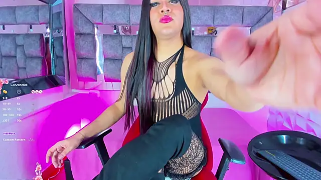 Snapshot of Candace_Queen chatting on 02.20.25 Candace Queen online show from 02.20.25