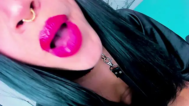 Snapshot of Candace_Queen chatting on 10.26.25 Candace Queen online show from 10.26.25