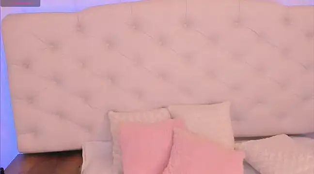 anchela-garcia1 online show from 01.20.25