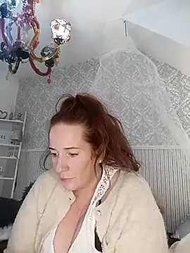 Snapshot of Engel_mia chatting on 12.26.24 Engel mia online show from 12.26.24