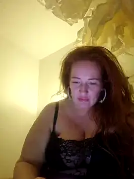 Snapshot of Engel_mia chatting on 02.13.25 Engel mia online show from 02.13.25