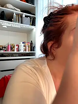 Snapshot of Engel_mia chatting on 10.16.25 Engel mia online show from 10.16.25