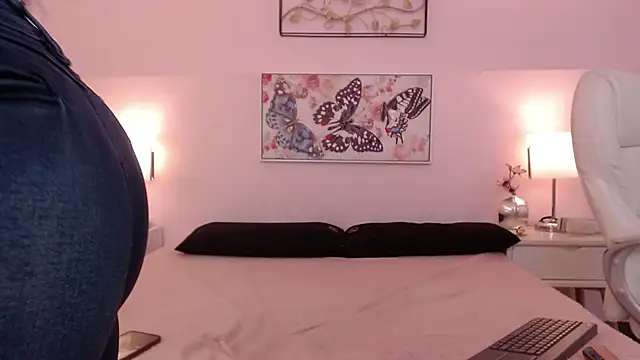 sara17  online show from 10.22.25