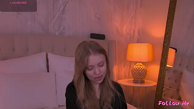 DorisHell online show from 12.20.25