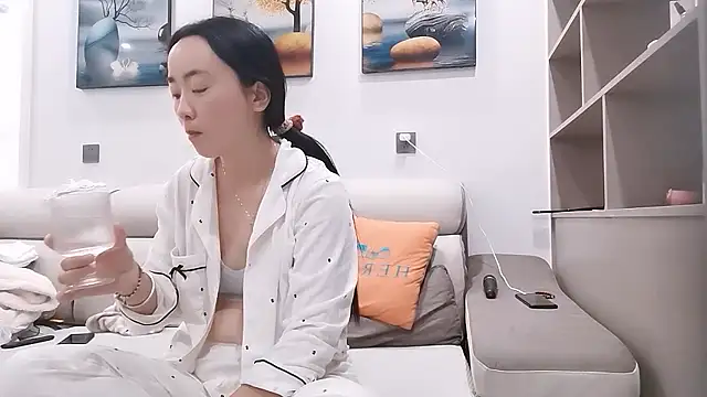 sasa-loves online show from 10.20.25