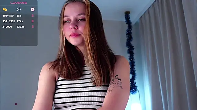 Snapshot of FalineDowlen chatting on 01.09.25 FalineDowlen online show from 01.09.25