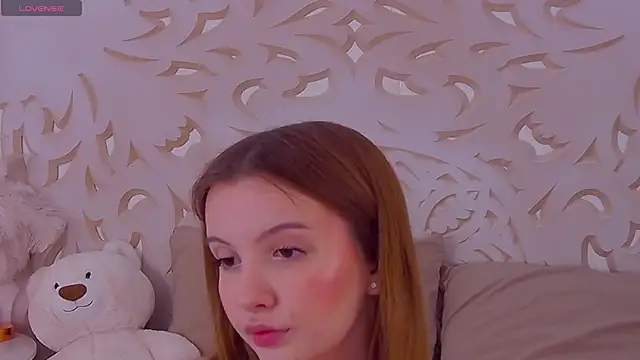 EvansMilana online show from 02.13.25