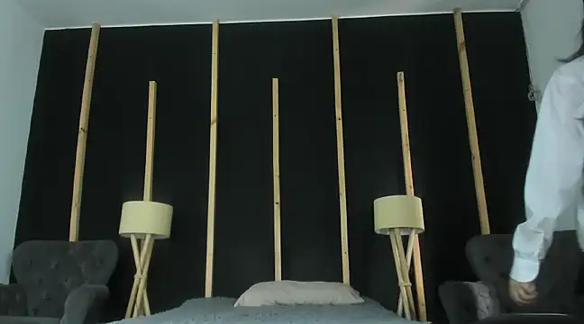 Snapshot of vampy_dolll chatting on 12.22.24 vampy dolll online show from 12.22.24