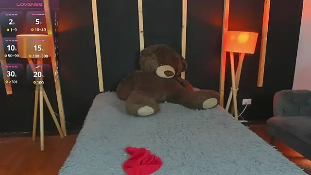 Snapshot of vampy_dolll chatting on 01.07.25 vampy dolll online show from 01.07.25