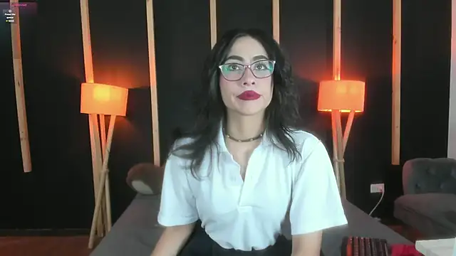 Snapshot of vampy_dolll chatting on 01.14.25 vampy dolll online show from 01.14.25