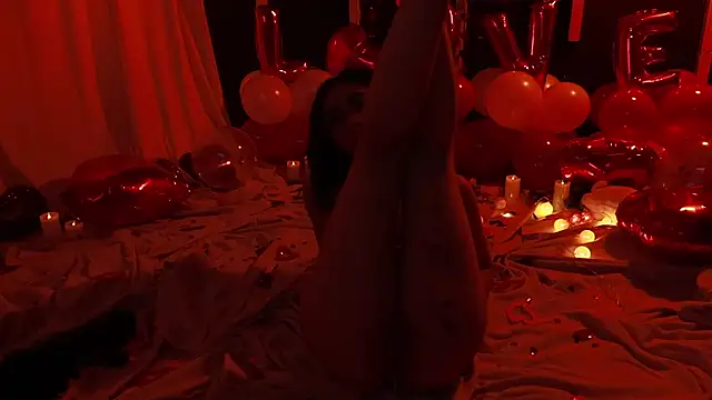 Snapshot of vampy_dolll chatting on 02.15.25 vampy dolll online show from 02.15.25