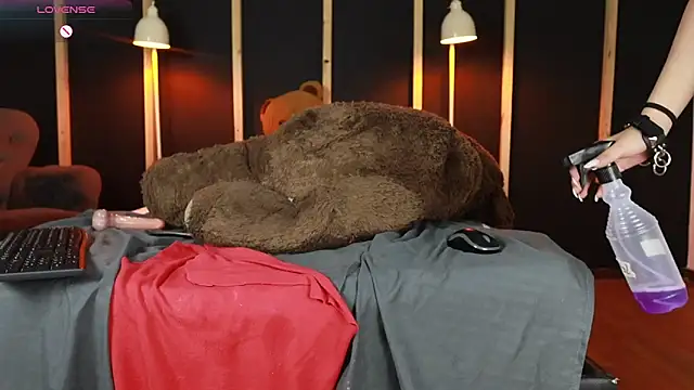 Snapshot of vampy_dolll chatting on 02.26.25 vampy dolll online show from 02.26.25