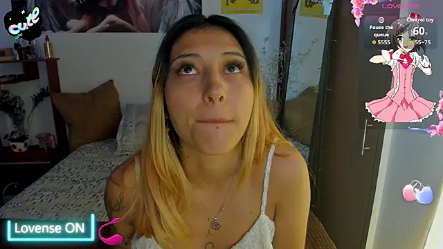 Snapshot of cuteweed420 chatting on 10.05.25 cuteweed420 online show from 10.05.25