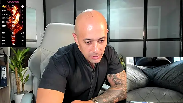 Snapshot of ryan_master_ chatting on 12.16.24 ryan master online show from 12.16.24