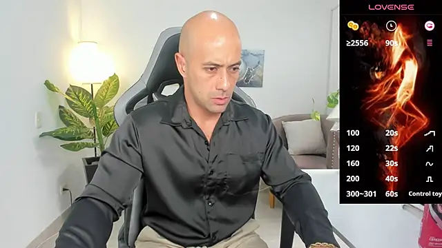 Snapshot of ryan_master_ chatting on 12.21.24 ryan master online show from 12.21.24