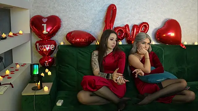 Snapshot of BestModelsDuo chatting on 02.15.25 BestModelsDuo online show from 02.15.25