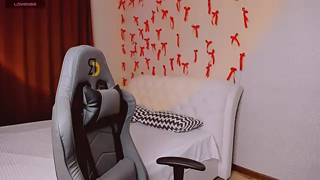 Milla Aheo online show from 04.02.26