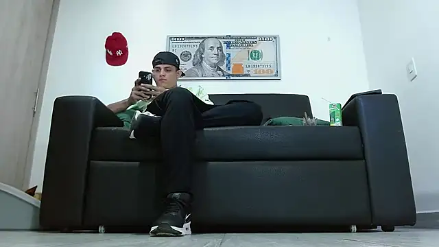 Snapshot of boss_of_cash chatting on 12.20.25 boss of cash online show from 12.20.25