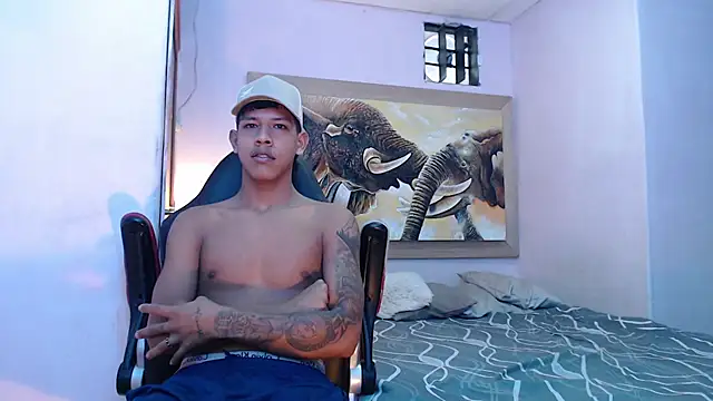 mr stiven  online show from 02.20.25