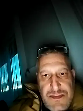 Snapshot of Husoban chatting on 10.26.25 Husoban online show from 10.26.25