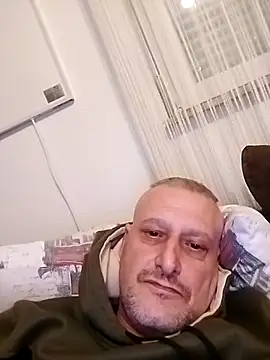 Snapshot of Husoban chatting on 11.02.25 Husoban online show from 11.02.25