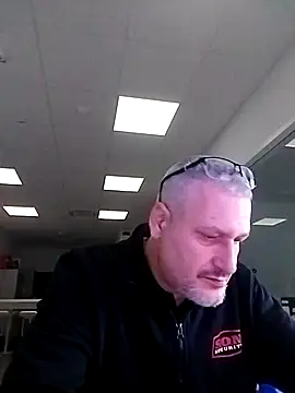 Snapshot of Husoban chatting on 11.12.25 Husoban online show from 11.12.25