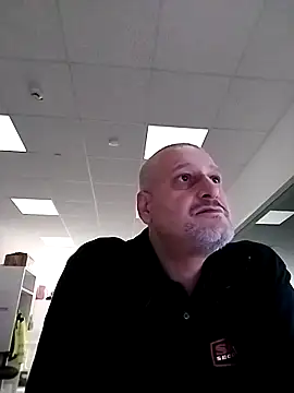 Snapshot of Husoban chatting on 12.04.25 Husoban online show from 12.04.25