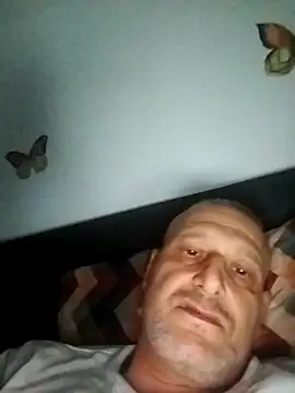 Snapshot of Husoban chatting on 12.15.25 Husoban online show from 12.15.25