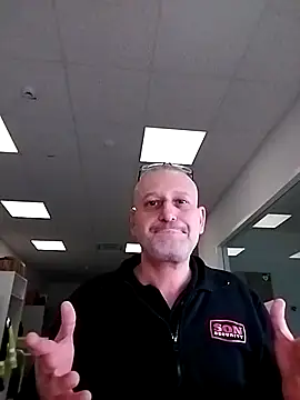 Snapshot of Husoban chatting on 12.16.25 Husoban online show from 12.16.25