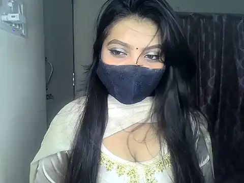 Snapshot of ishi_Beauty chatting on 10.01.25 ishi Beauty online show from 10.01.25
