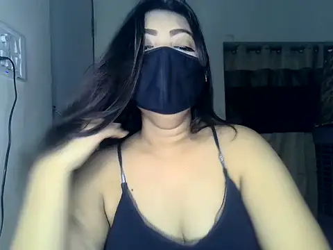 Snapshot of ishi_Beauty chatting on 07.19.26 ishi Beauty online show from 07.19.26