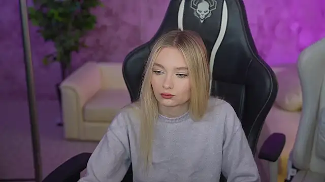 Ewa Pearl online show from 03.02.25