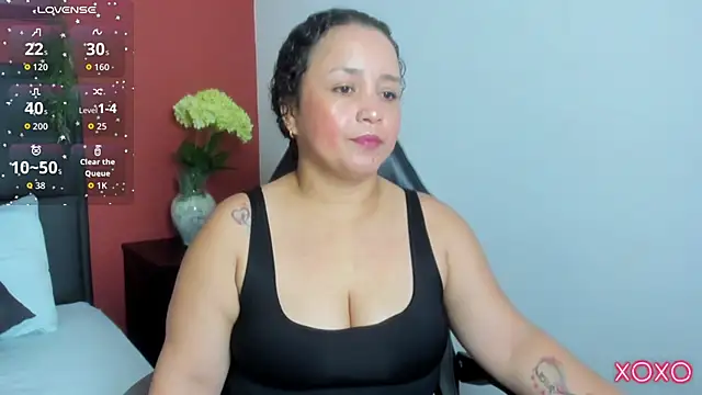 Snapshot of linda_rios_ chatting on 06.03.26 linda rios online show from 06.03.26