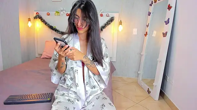 Milaspetite online show from 12.27.24