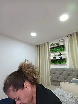 Snapshot of sasi_luna chatting on 02.01.26 sasi luna online show from 02.01.26