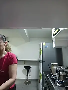 Snapshot of sasi_luna chatting on 02.24.26 sasi luna online show from 02.24.26