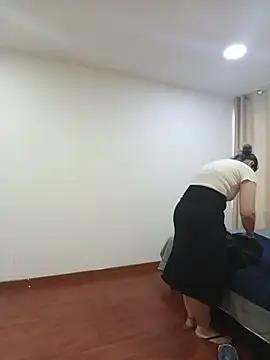 sasi luna online show from 04.15.26