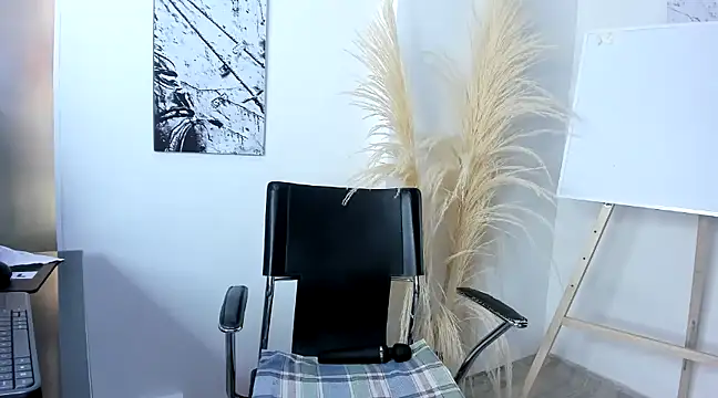 africa holmes online show from 02.27.25