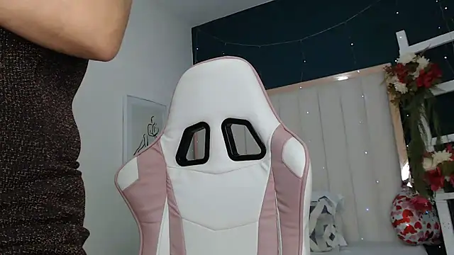 africa holmes online show from 03.14.25