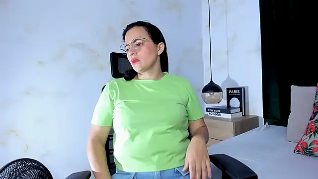 africa holmes online show from 03.15.25