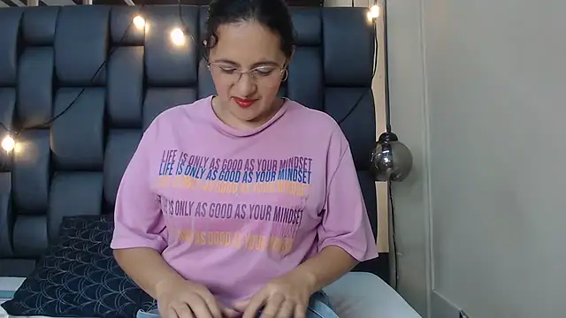 africa holmes online show from 03.22.25