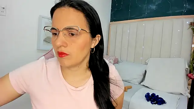 africa holmes online show from 10.02.25